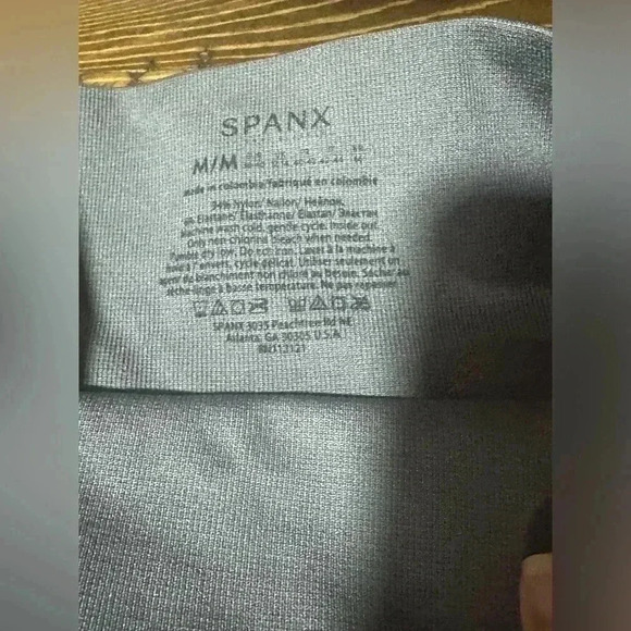 Spanx Leggings Grn Camo Cropped Look at Me Now Seamless Leggings Size Medium EUC - Picture 7 of 7